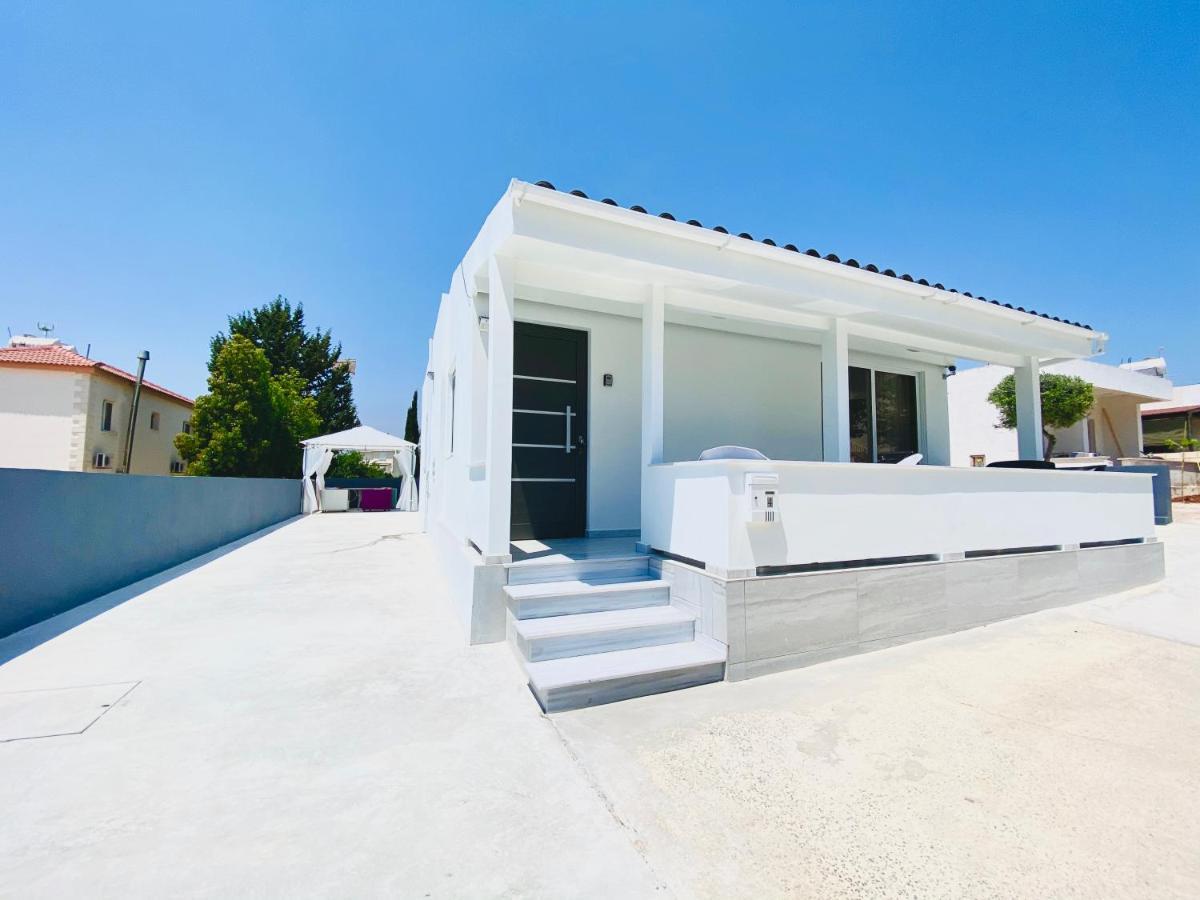 Sandy Bay Villa Ayía Nápa Extérieur photo