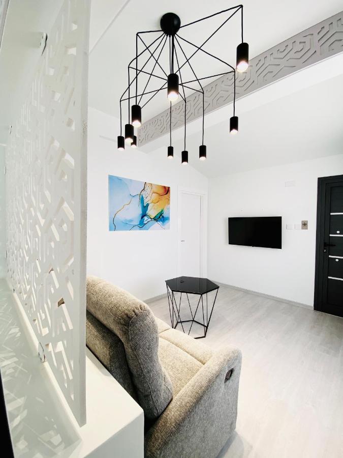Sandy Bay Villa Ayía Nápa Extérieur photo